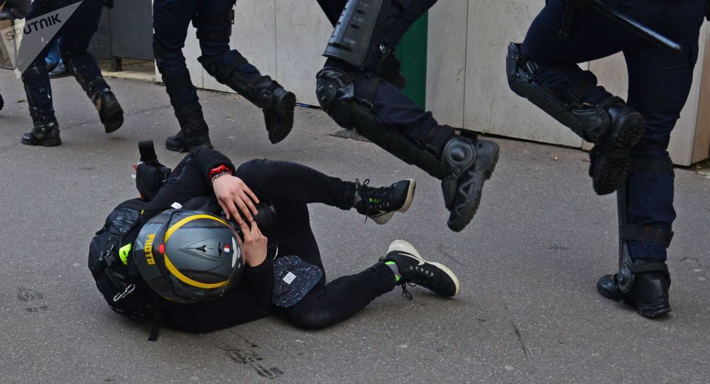 Polícia francesa prende 37 coletes amarelos após mais um dia de protestos