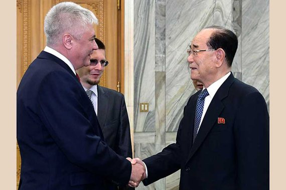 Ministro russo vai à Coreia do Norte preparar visita de Kim Jong Un à Rússia