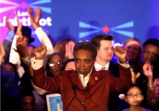 Chicago elege sua primeira prefeita negra e gay