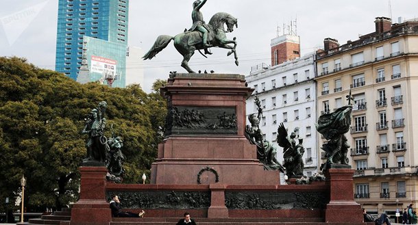 Argentina fica quase 5% mais pobre na segunda metade de 2018