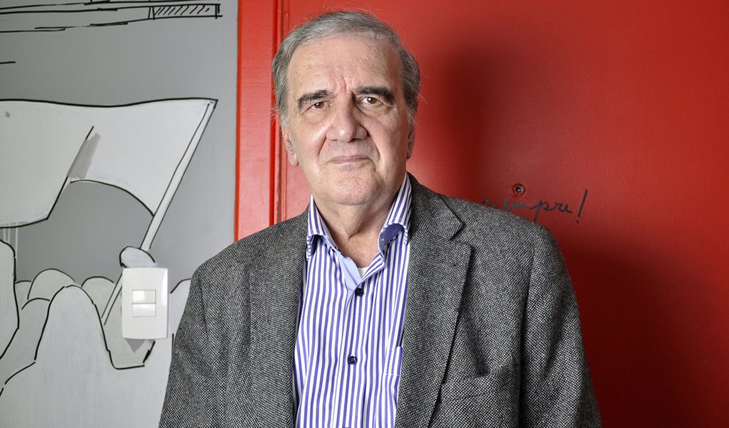 Belluzzo: na contramão do mundo, Brasil engessa orçamento e piora investimento público