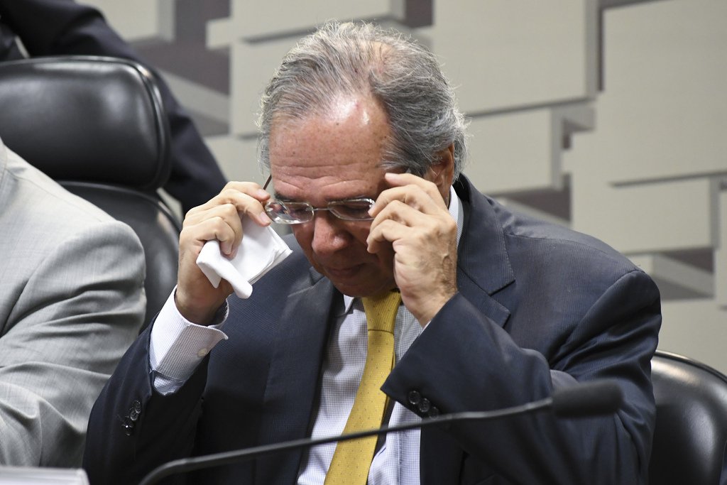 Equipe da Fazenda já teme demissão de Guedes