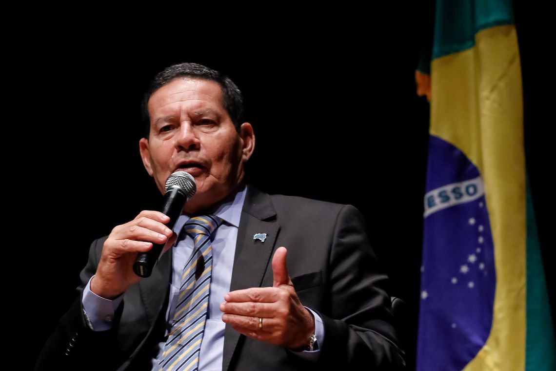 O rega-bofe de Mourão e a indigestão da democracia