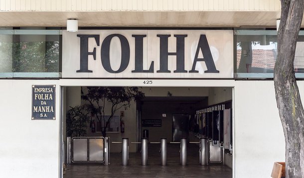 Grupo Folha corta 20 profissionais