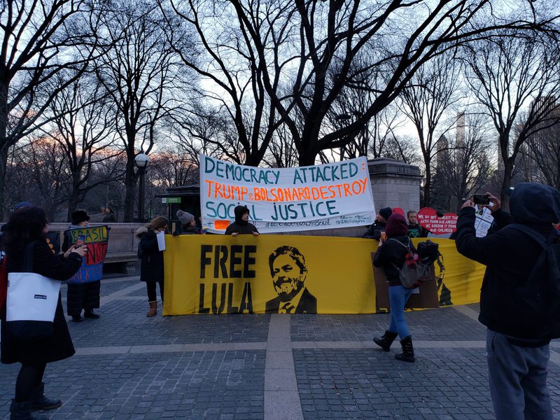 Nova York teve manifestações contra Bolsonaro e por Lula livre
