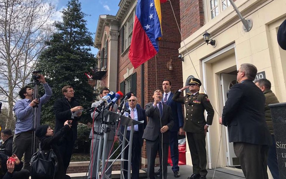 'Embaixador' de Guaidó ocupa propriedades da Venezuela nos EUA