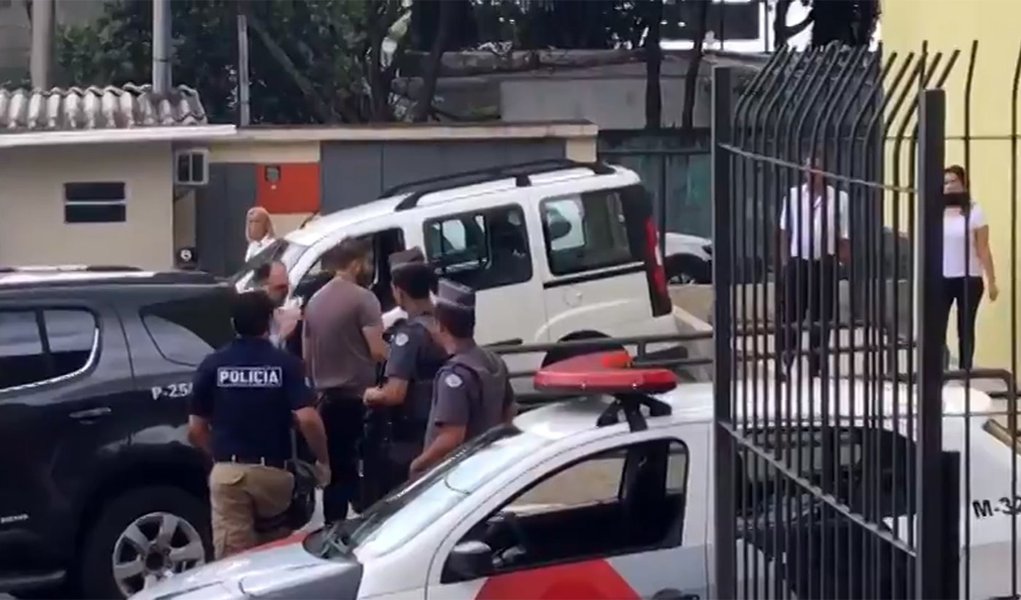 Suspeito de participar de planejamento do massacre em Suzano se apresenta à Justiça