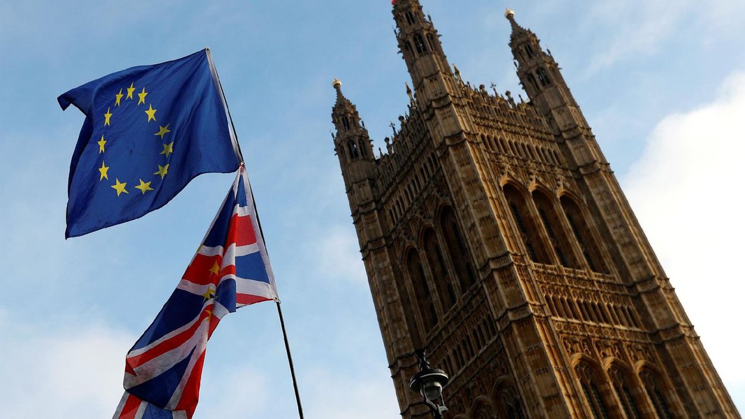 Reino Unido aprova pedido de adiamento do Brexit e rejeita novo referendo