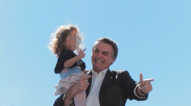 Fernando Brito: o culto das armas é a atual “cartilha imoral” para adolescentes