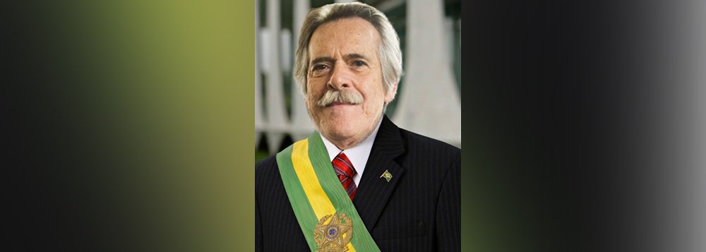 "Eu tenho medo da Regina Duarte", diz Zé de Abreu