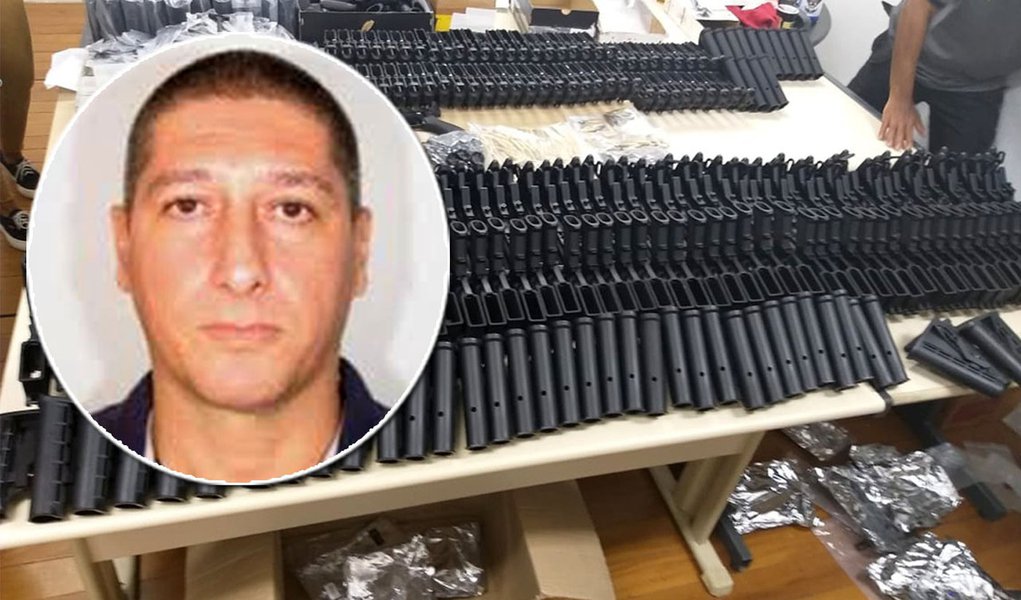 Polícia encontra 117 fuzis na casa de amigo de Ronnie Lessa, acusado de matar Marielle