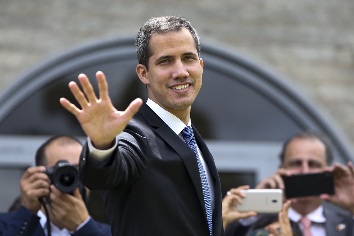 Promotoria venezuelana pede que Guaidó seja investigado por sabotagem