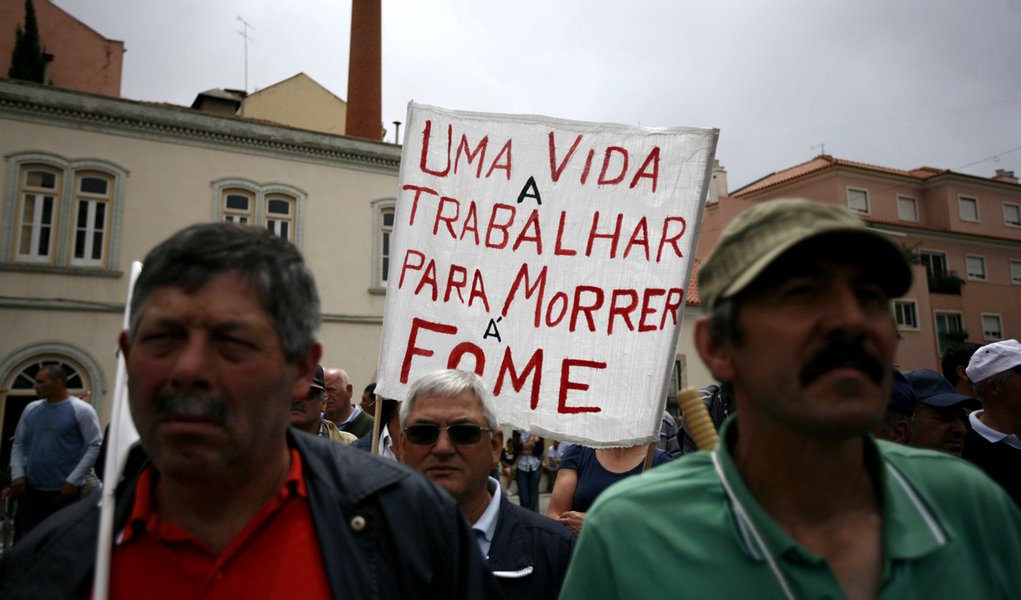 Oposição portuguesa exige renegociação com UE após empréstimo à Espanha