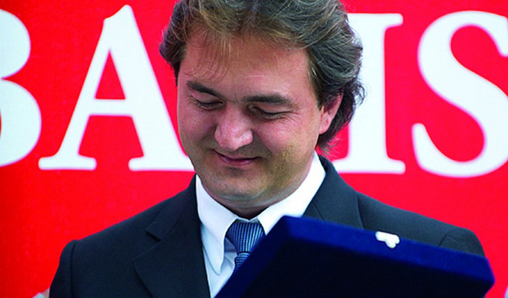 Em editorial, Globo critica capitalismo entre amigos