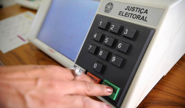 Multas de R$ 16 mil por campanha antecipada