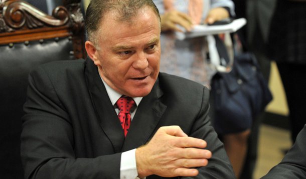 Casagrande pede empenho de Dilma na questão dos royalties