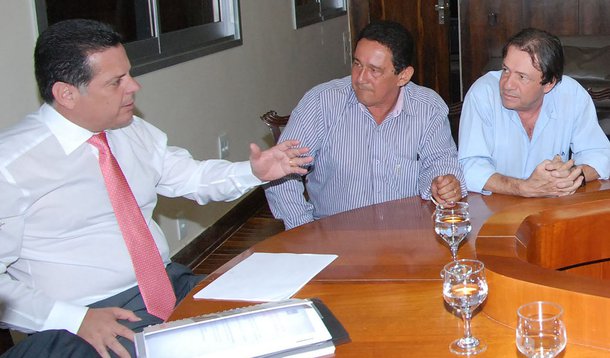 Perillo comemora o resultado das eleições