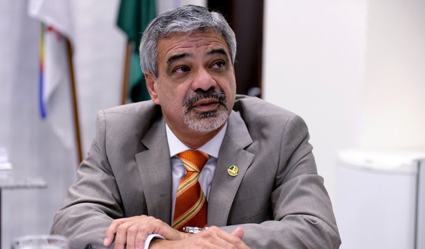 Humberto lembra que briga entre os Joões deu início a crise petista