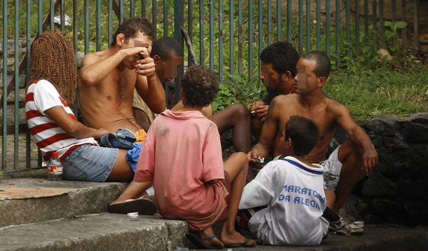 Justiça interna um dependente de crack a cada dois dias