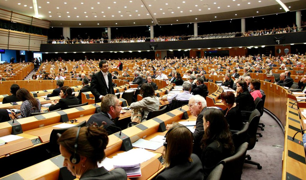 Parlamento Europeu não concorda com novas regras que limitam livre circulação