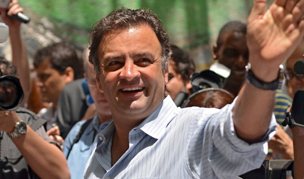 Aécio critica governo e fala como presidenciável
