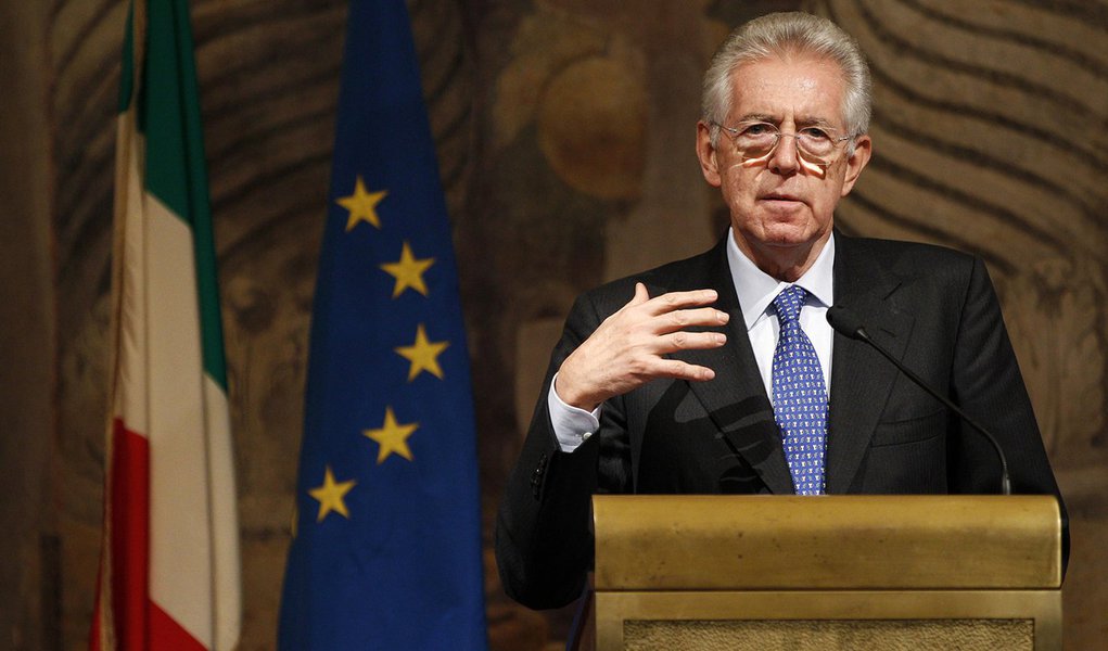 Mario Monti tenta garantir apoio para governar Itália