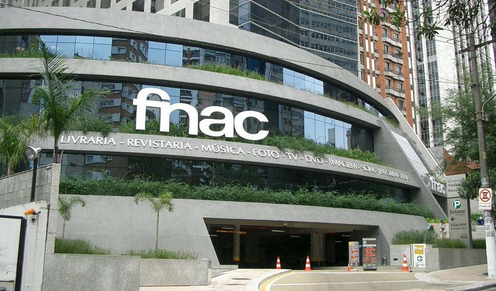 FNAC está à venda