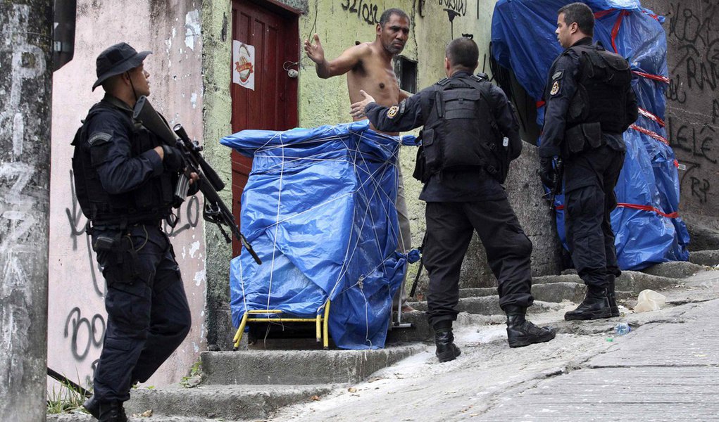 Traficantes usam até balões de festa para esconder droga