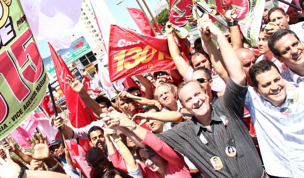 Paulo encerra campanha com 7 km de caminhada