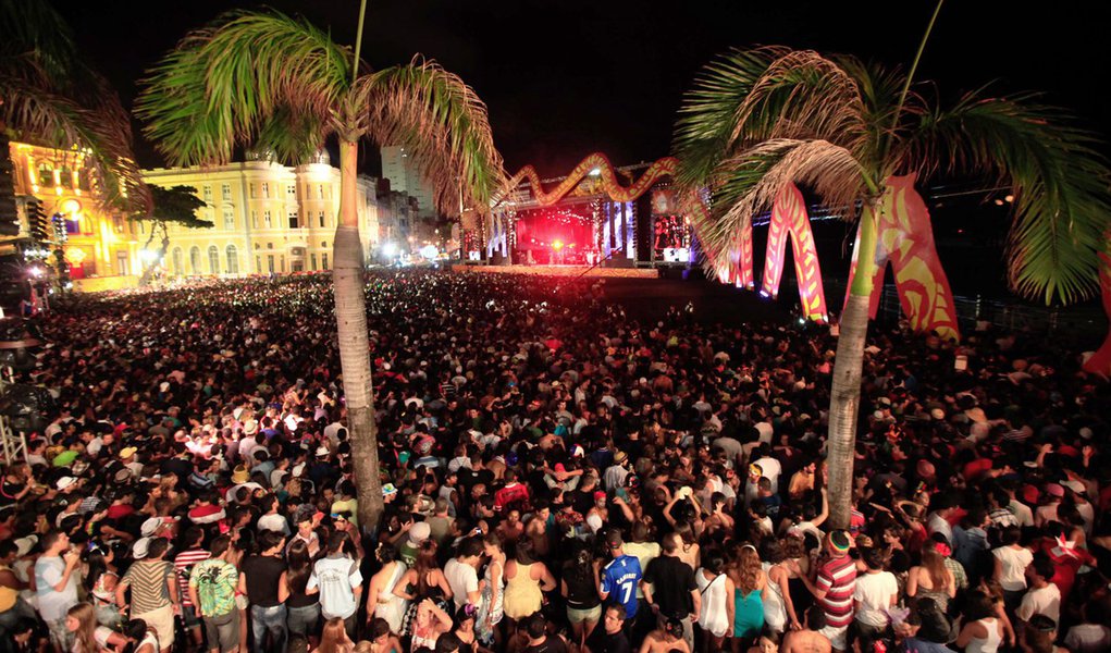 Carnaval tem sua apoteose no Marco Zero