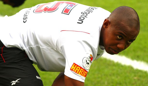 Wellington pode ficar oito meses sem jogar no São Paulo