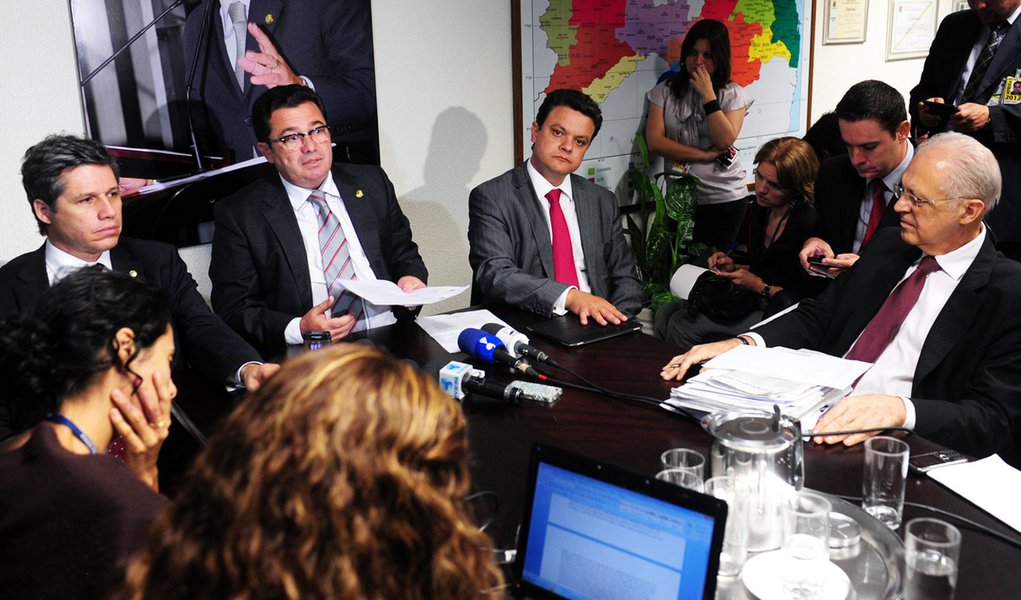 Após 'feirão do imóvel', CPI mira bens de Cachoeira