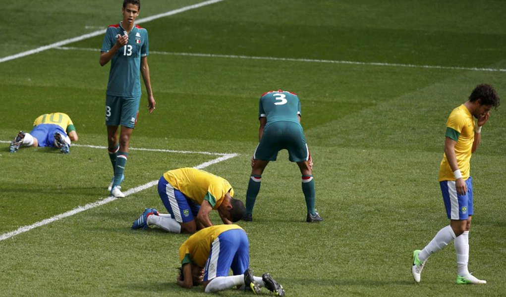 Brasil cai mais duas posições no ranking da Fifa