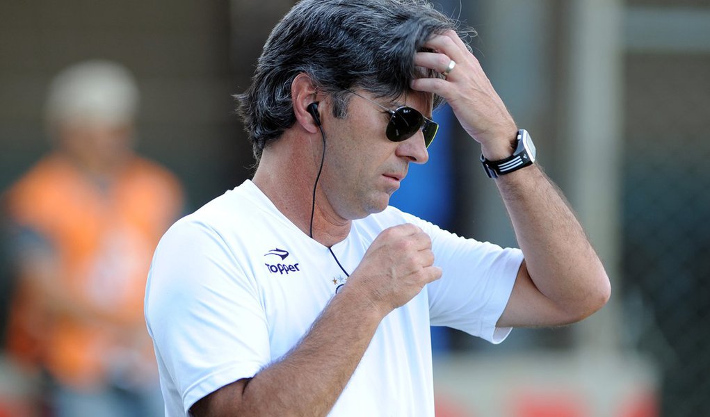 Caio Júnior é demitido pelo Grêmio