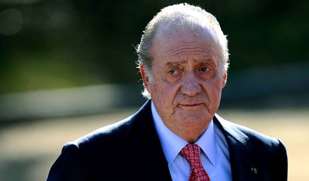 Rei chega domingo ao Brasil. Será barrado?