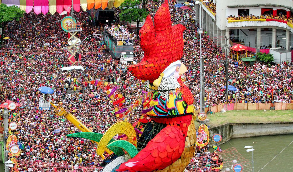 Galo arrasta 2 milhões