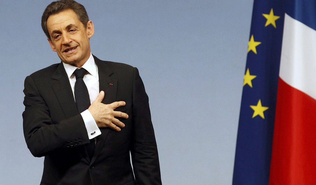 Sarkozy leva "surra" em pesquisa eleitoral