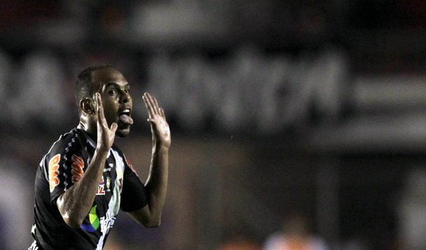 Em vitória heróica, Vasco vai às semifinais da Sul-Americana