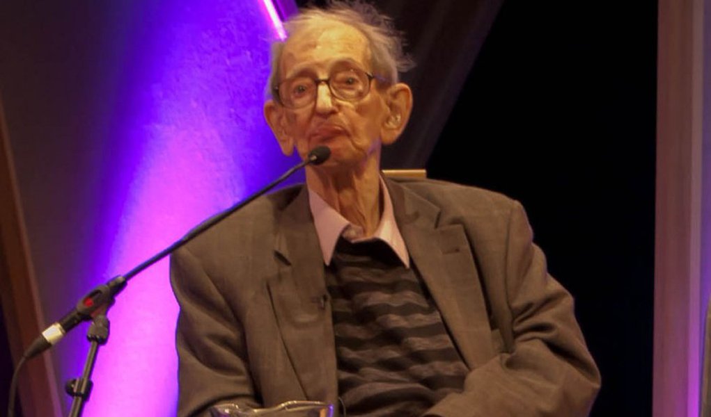 Eric Hobsbwan, um dos maiores historiadores do século XX, morre aos 95