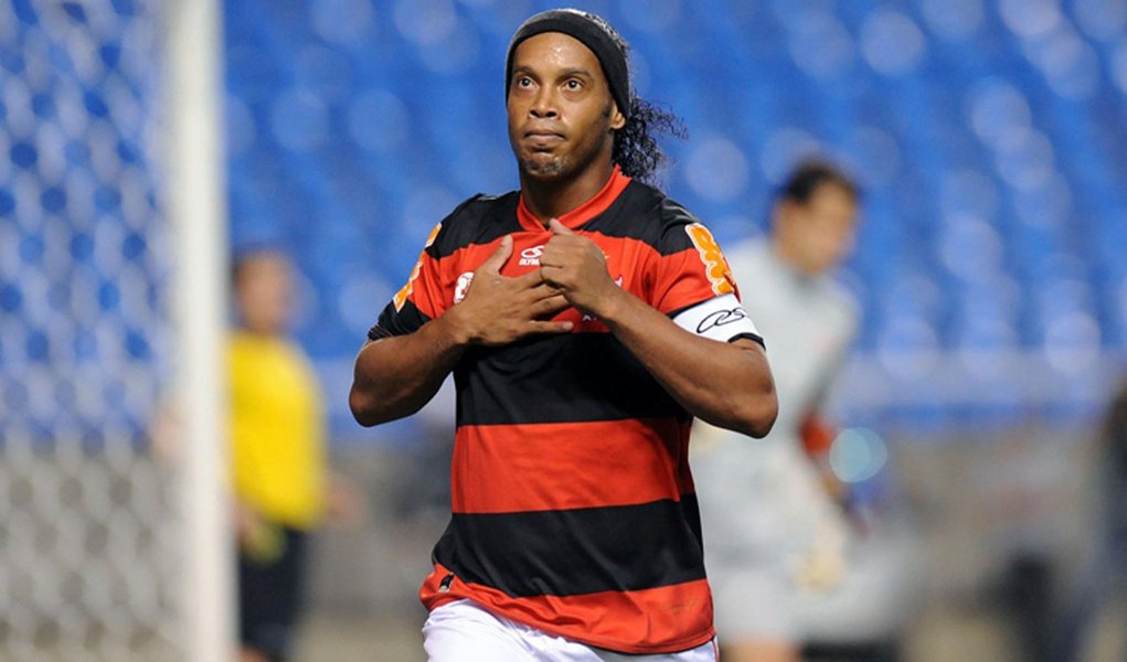 Ronaldinho agradece Flamengo no Facebook