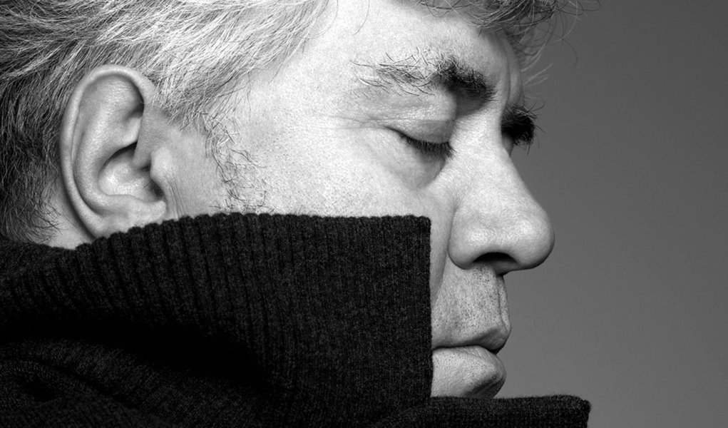 Pedro Almodóvar lança livro sobre sua trajetória cinematográfica