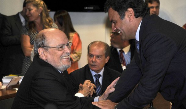 Aécio: demissão de Sepúlveda contradiz faxina