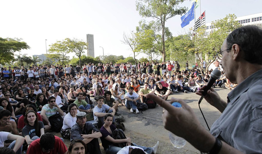 8/11/2011, o dia mais longo da história da USP