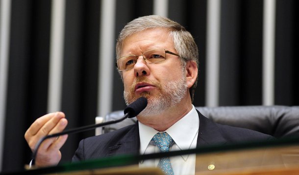 Maia tem solução para caso Lula-Gilmar: "chá de camomila"