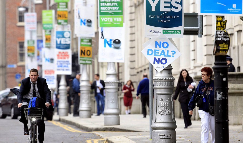 Irlanda faz hoje referendo sobre pacto fiscal de Merkel