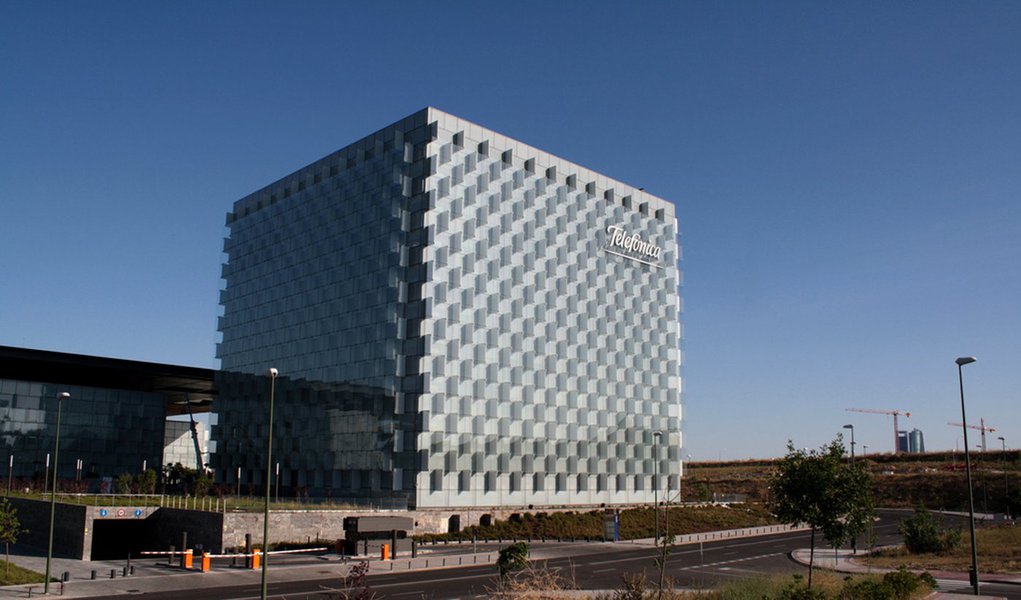 Mal na Espanha, Telefônica quer vender ativos na América Latina