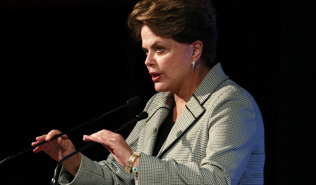 Dilma usa crise na Europa para defender nova DRU