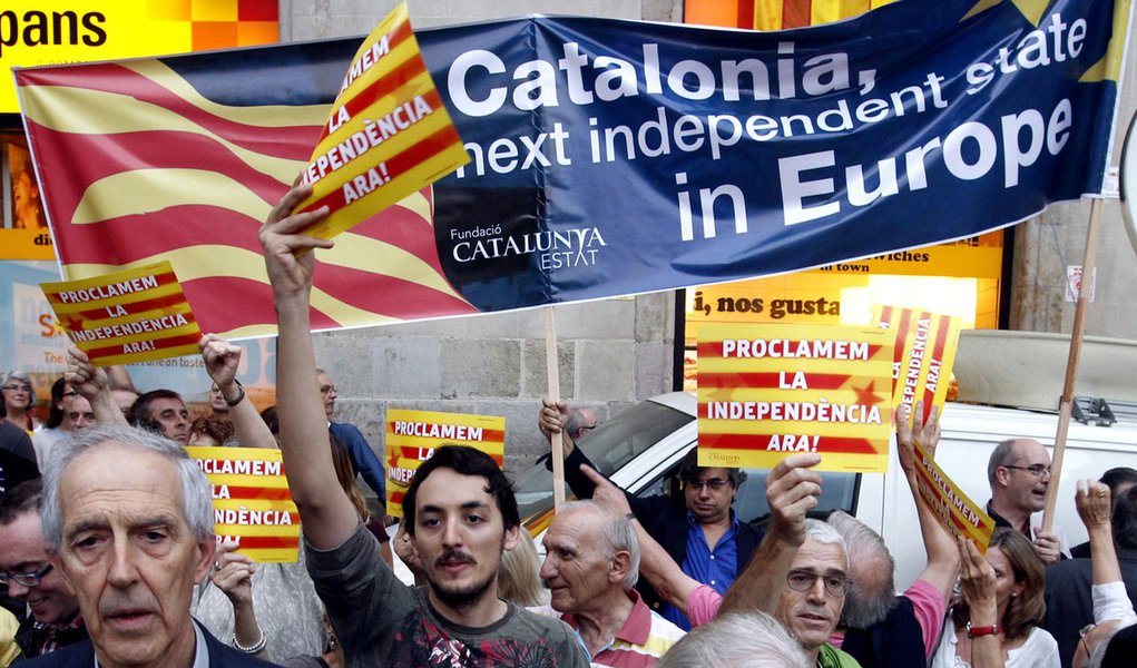 Catalunha aprova plebiscito para se separar da Espanha