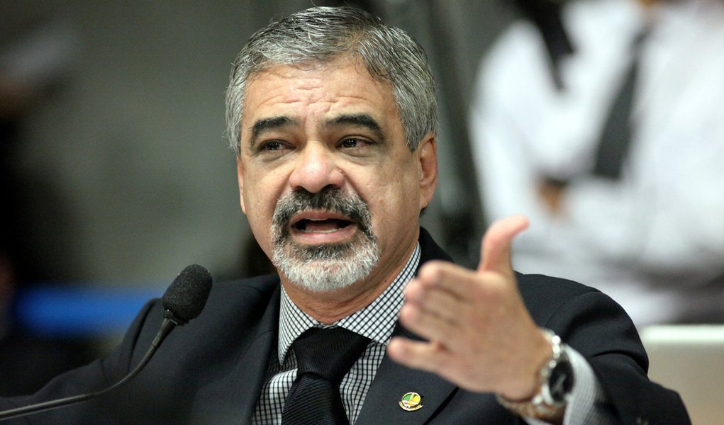  Humberto defende novas regras para evitar posturas como a de Demóstenes 