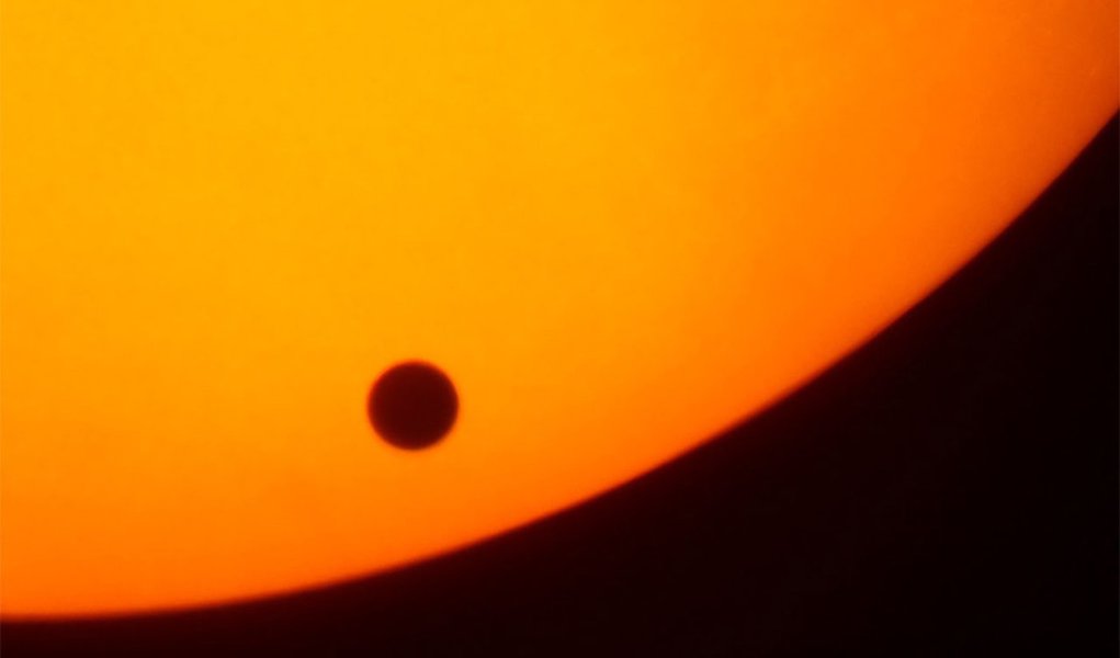 Vênus transitará pelo Sol no dia 5, provocando fenômeno raro